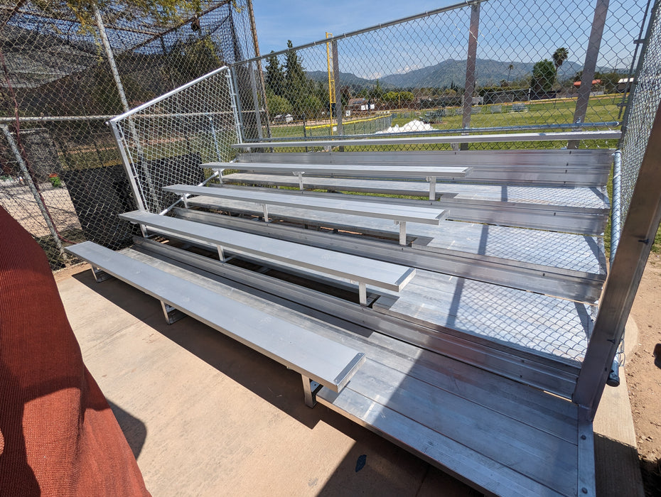 5 Rows Bleacher DLX - 15' Length